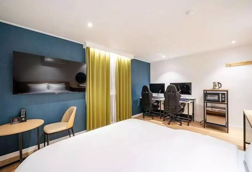 Hound Hotel Gumi Indong