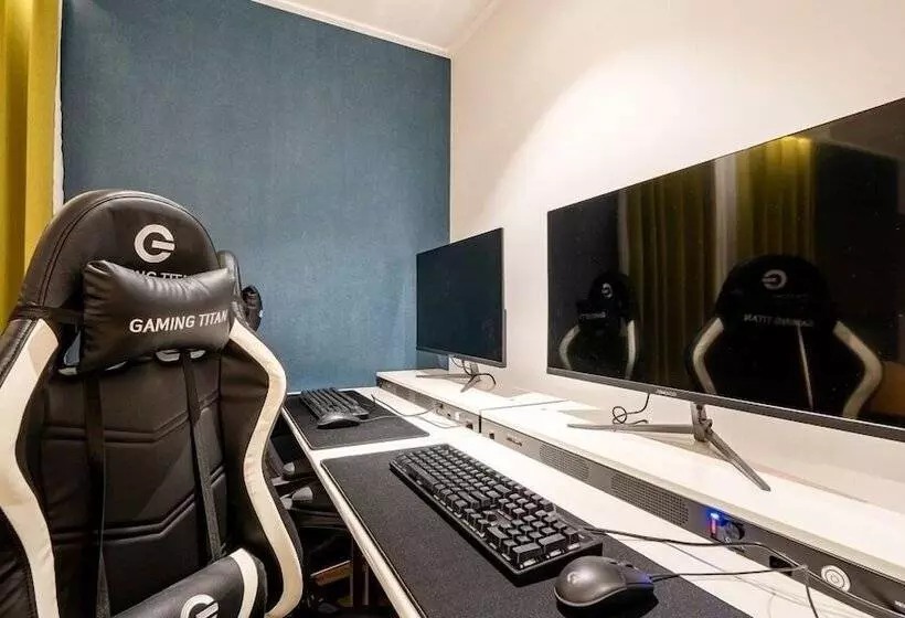 Hound Hotel Gumi Indong