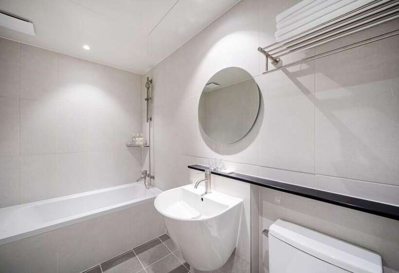 Hound Hotel Gumi Indong