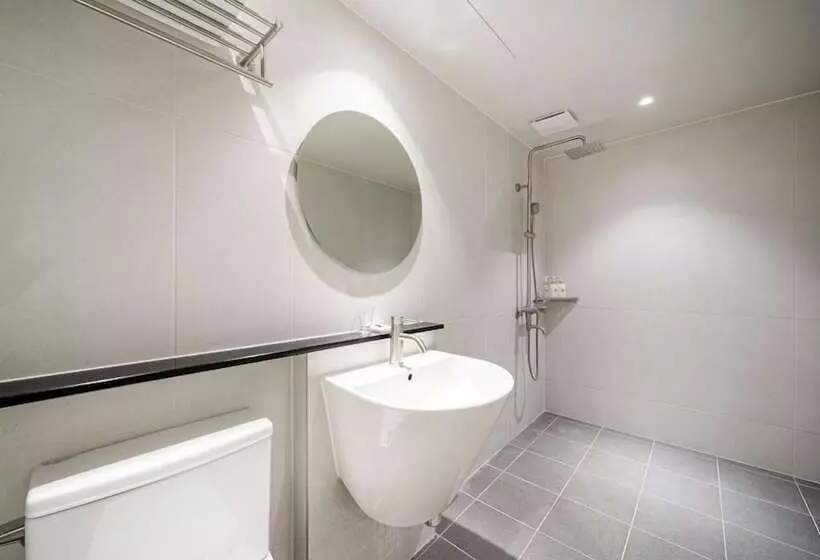 Hound Hotel Gumi Indong