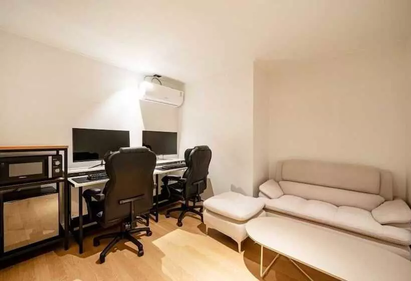 Hound Hotel Gumi Indong