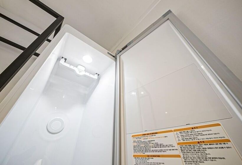 Hound Hotel Gumi Indong