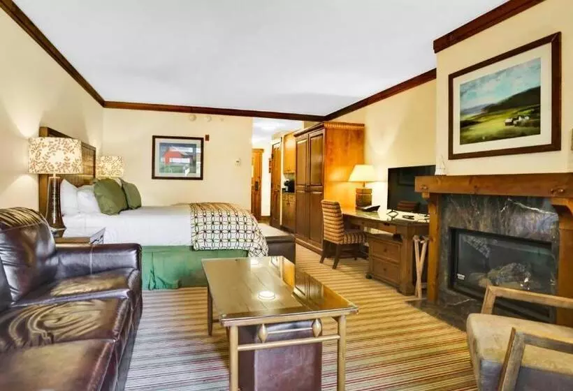 Lomakeskus 332 Lodge At Spruce Peak Ski In Ski In Ski Out King Studio