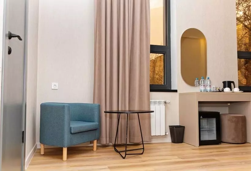 تختخواب و صبحانه Aston