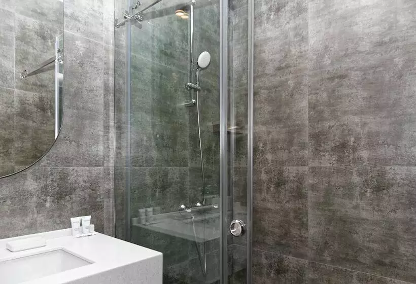 تختخواب و صبحانه Aston