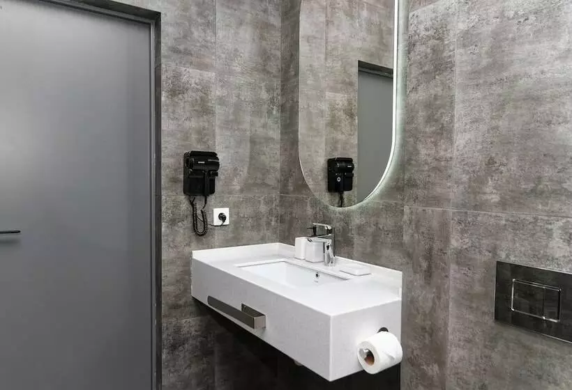 تختخواب و صبحانه Aston