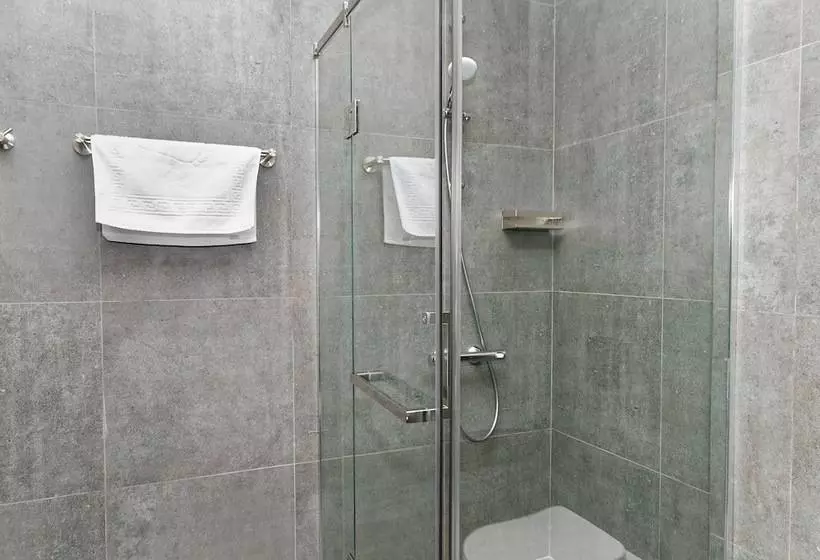 تختخواب و صبحانه Aston