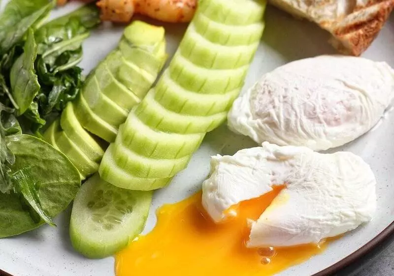 تختخواب و صبحانه Aston