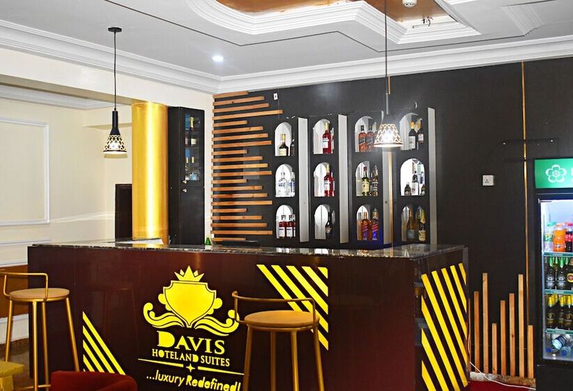 Davis Hotel & Suites