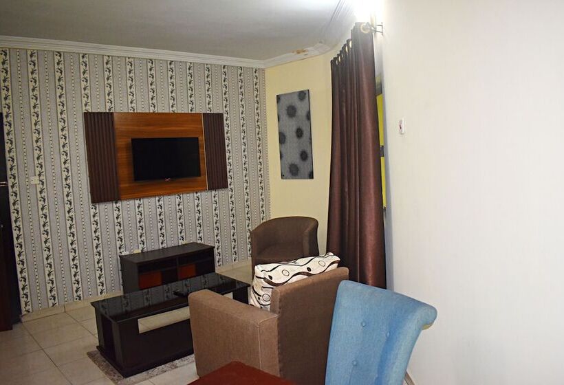 Davis Hotel & Suites