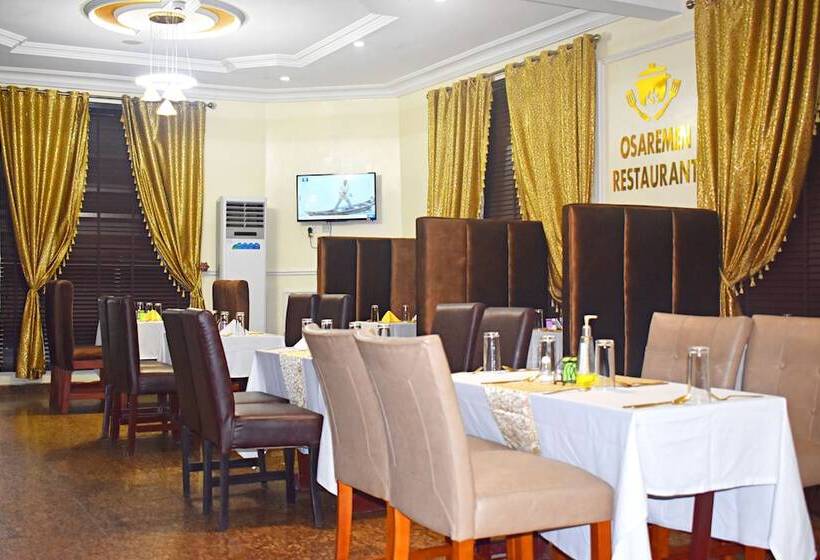 Davis Hotel & Suites