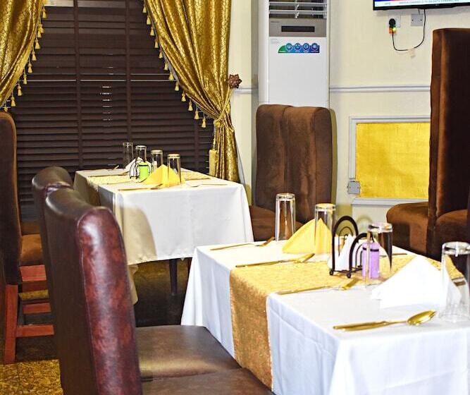 Davis Hotel & Suites