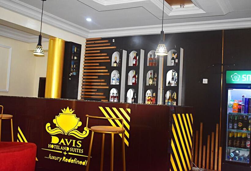 Davis Hotel & Suites