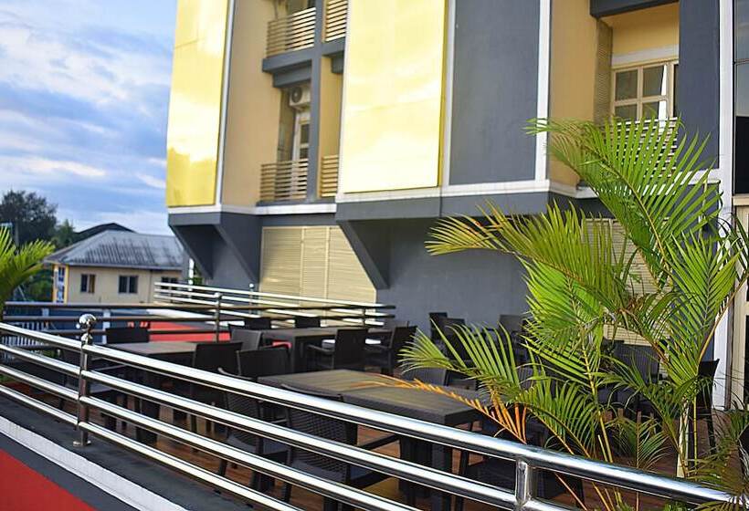 Davis Hotel & Suites