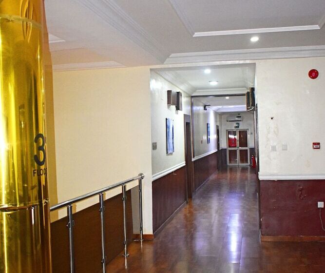 Davis Hotel & Suites