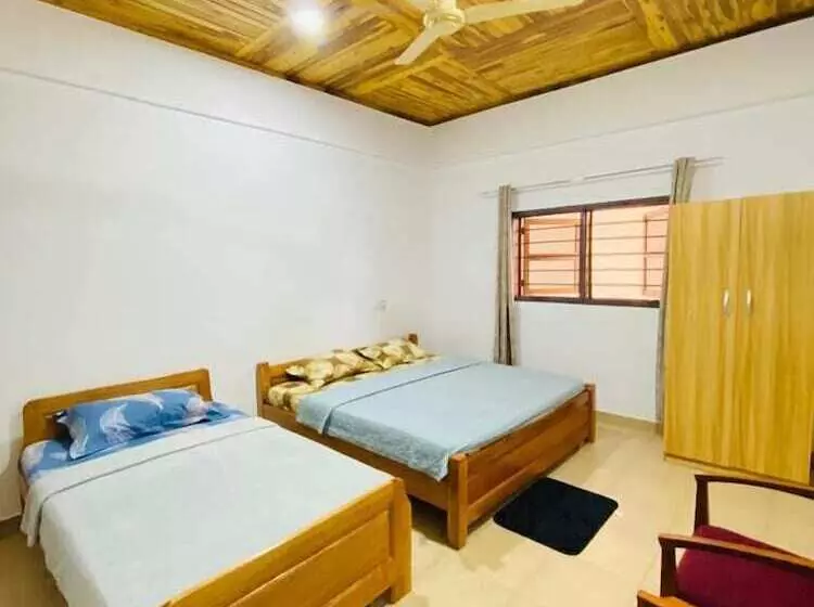 Hotelli Akpe Cultural Center And