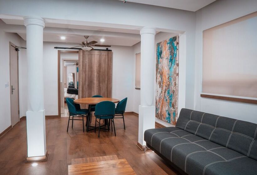 هتل Capricho Master Suites