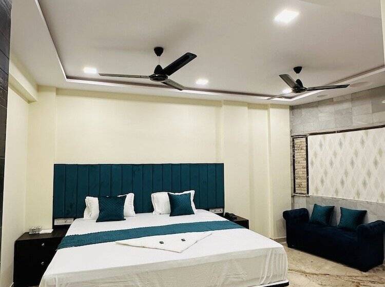 Hotel Classio Inn Kokilaben Hospital