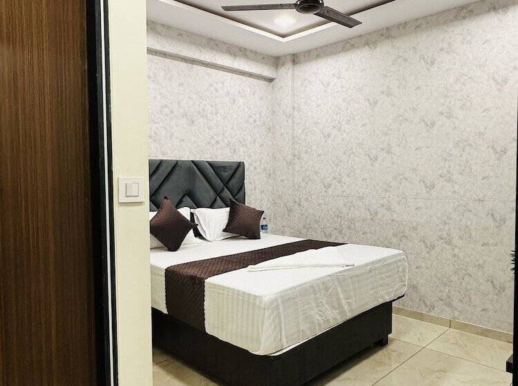 Hotel Classio Inn Kokilaben Hospital