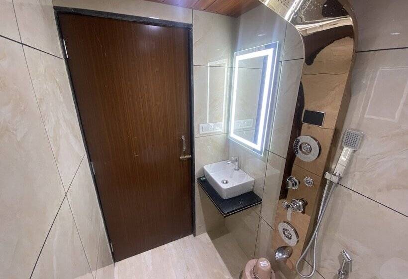 Hotel Classio Inn Kokilaben Hospital