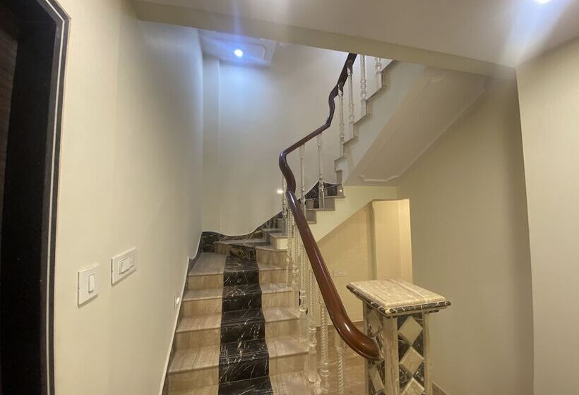 Hotel Classio Inn Kokilaben Hospital