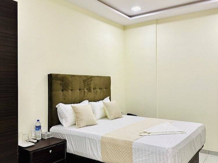 Hotel Classio Inn Kokilaben Hospital