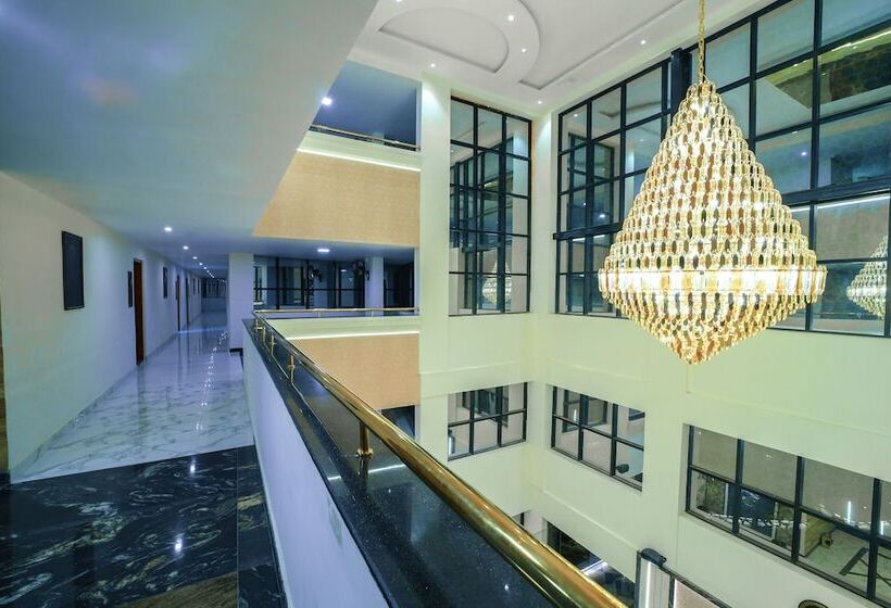 Отель Cn Windsor