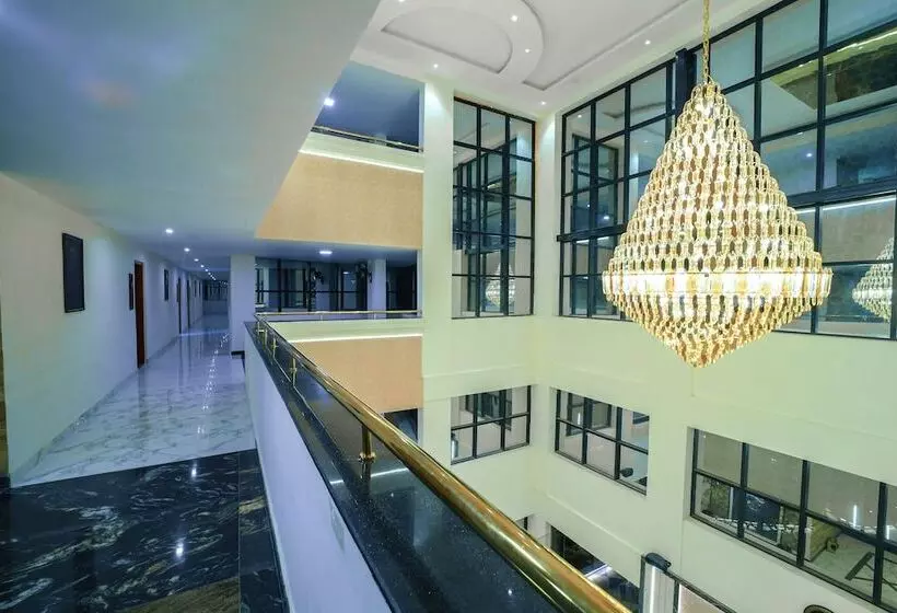 ホテル Cn Windsor