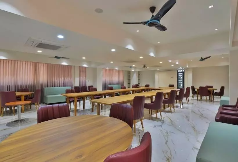 Hotel Empyrean