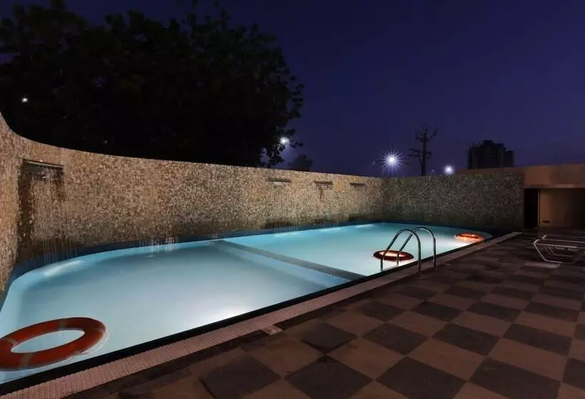 Hotel Empyrean