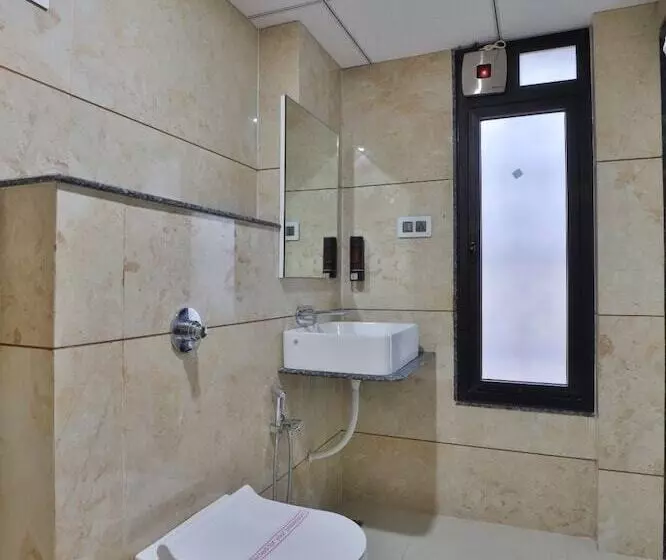Hotel Empyrean
