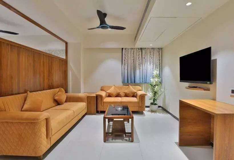 Hotel Empyrean
