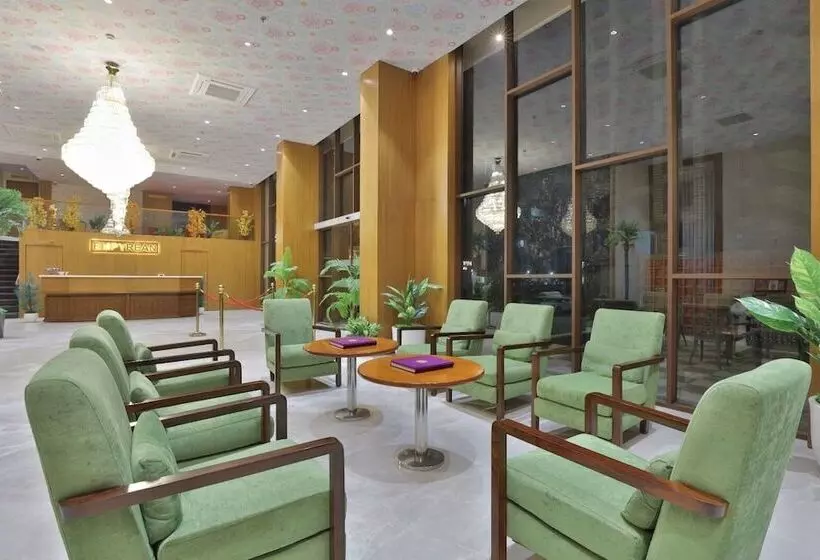 Hotel Empyrean