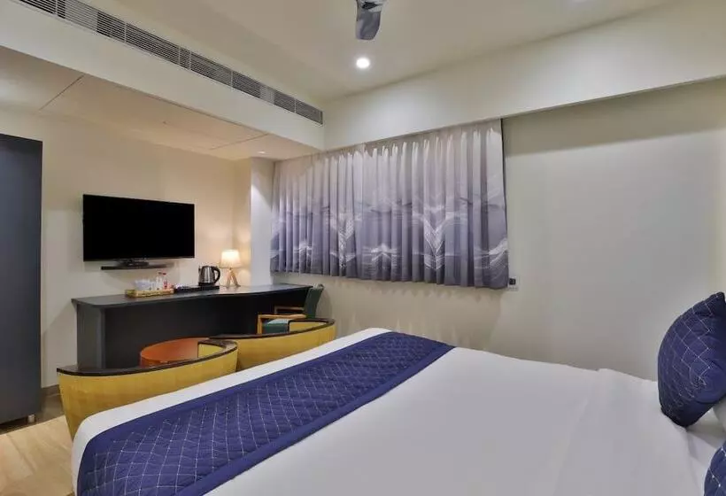 Hotel Empyrean