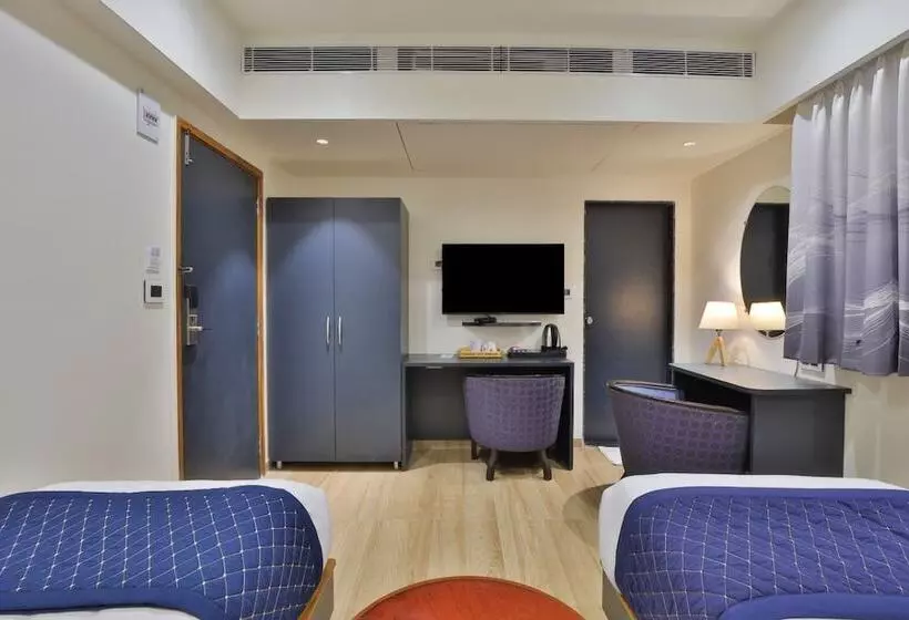 Hotel Empyrean