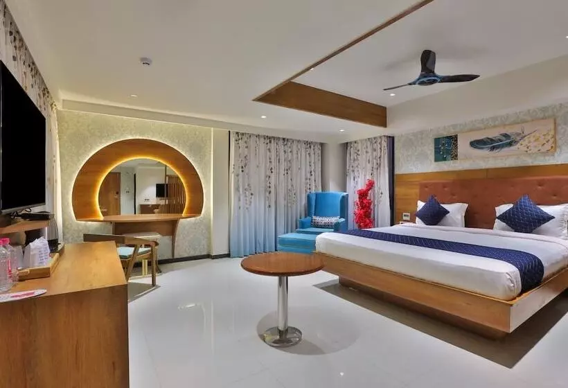 Hotel Empyrean