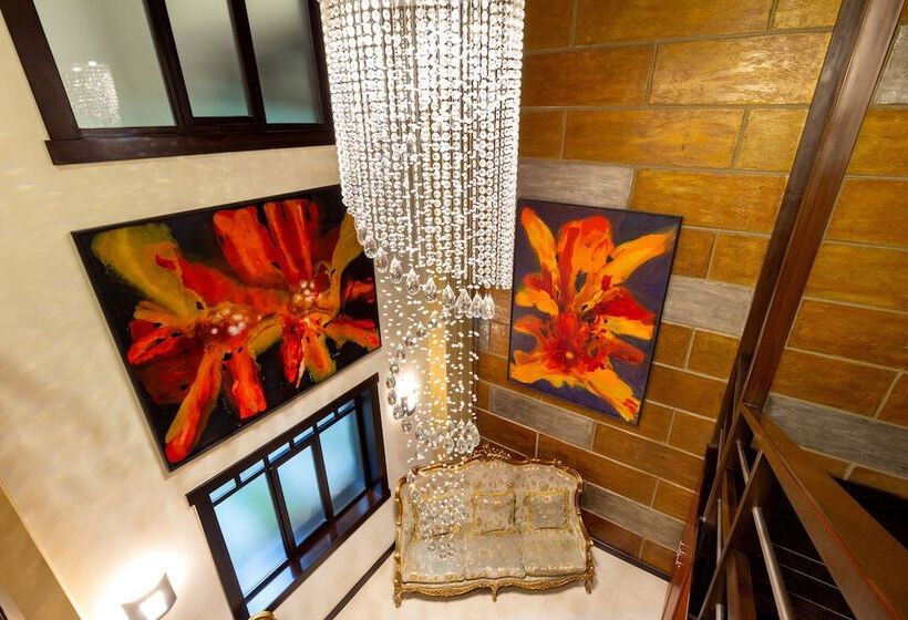 Majestic Ii By Bustamante Hotels