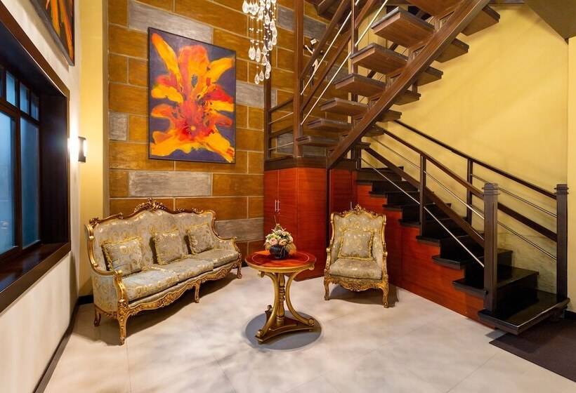 Majestic Ii By Bustamante Hotels