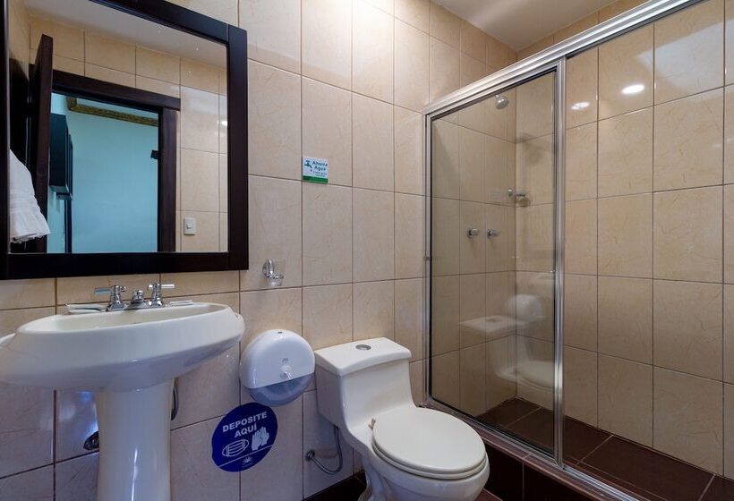 Majestic Ii By Bustamante Hotels