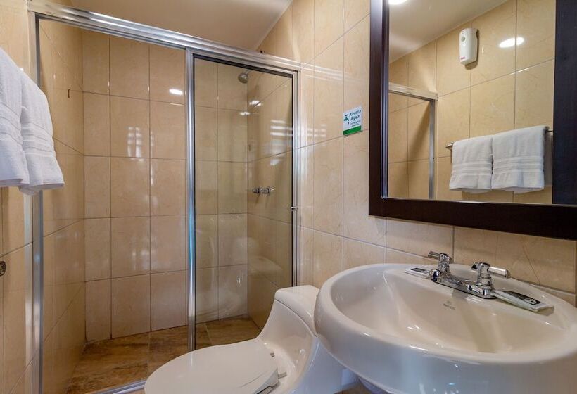 Majestic Ii By Bustamante Hotels