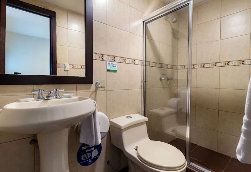 Majestic Ii By Bustamante Hotels