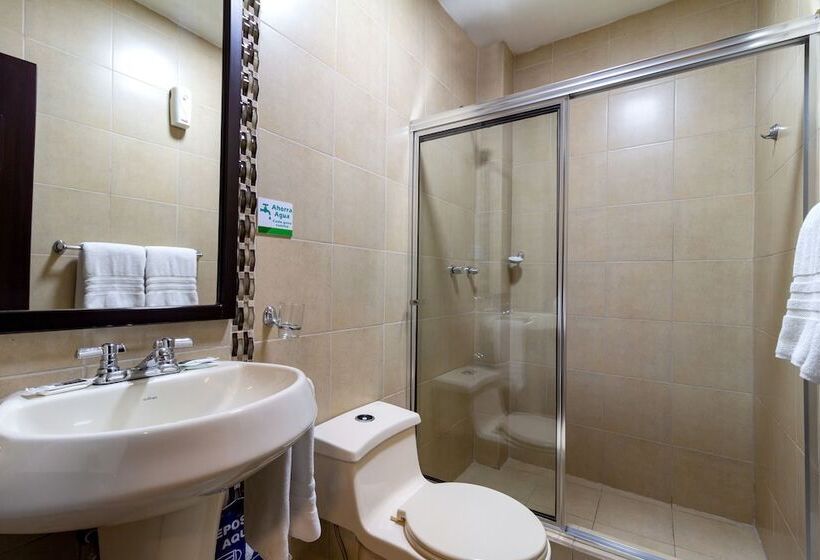 Majestic Ii By Bustamante Hotels