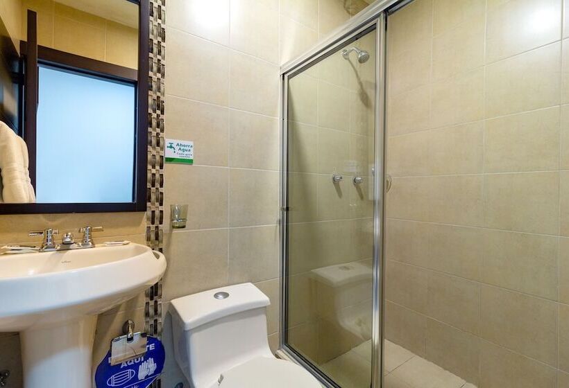 Majestic Ii By Bustamante Hotels