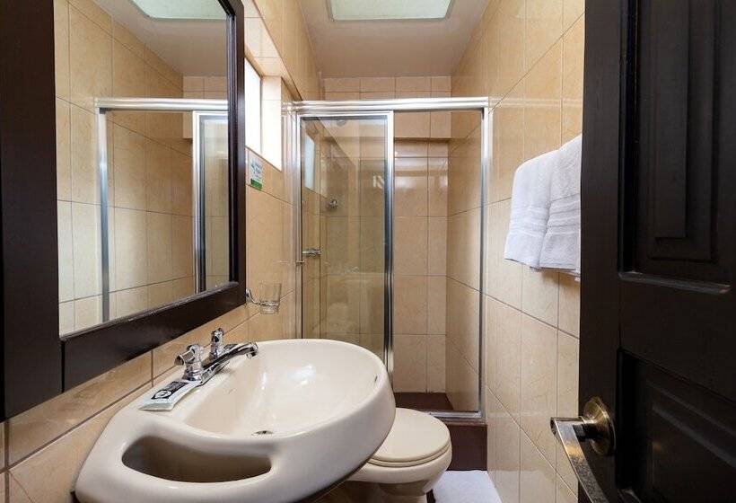 Majestic Ii By Bustamante Hotels