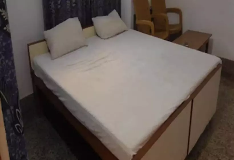 Hotelli Radiant Azamgarh