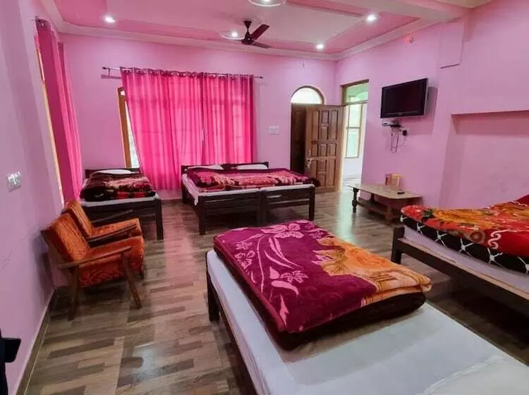 ホテル Kamet Joshimath
