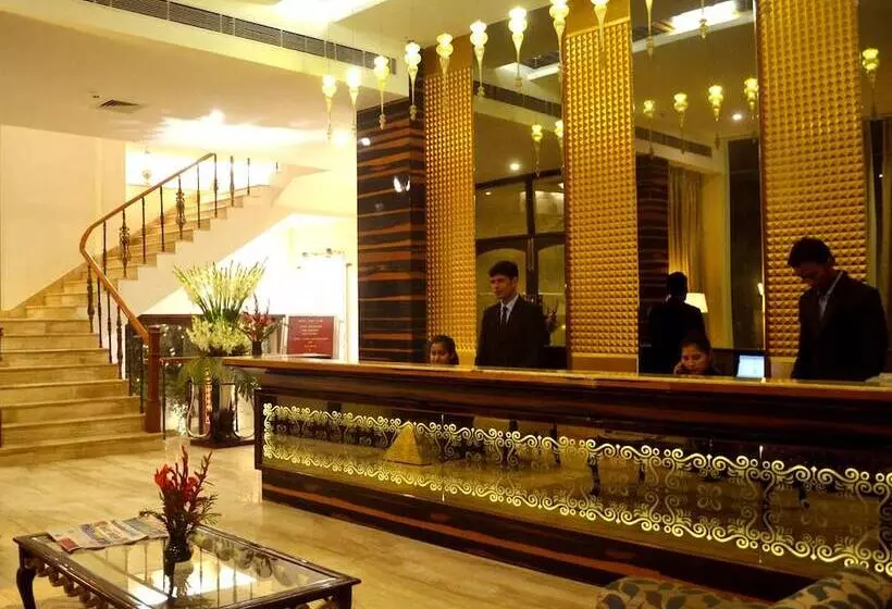 Hotelli Ace Manor