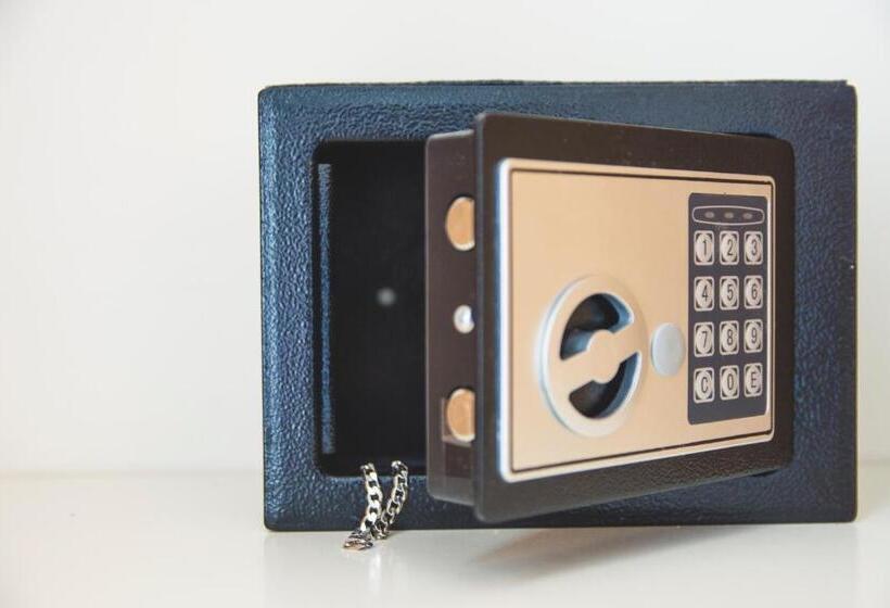 فندق Adria Beach