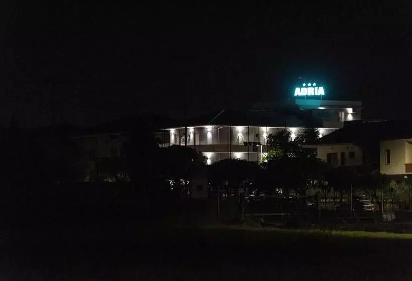هتل Adria Beach