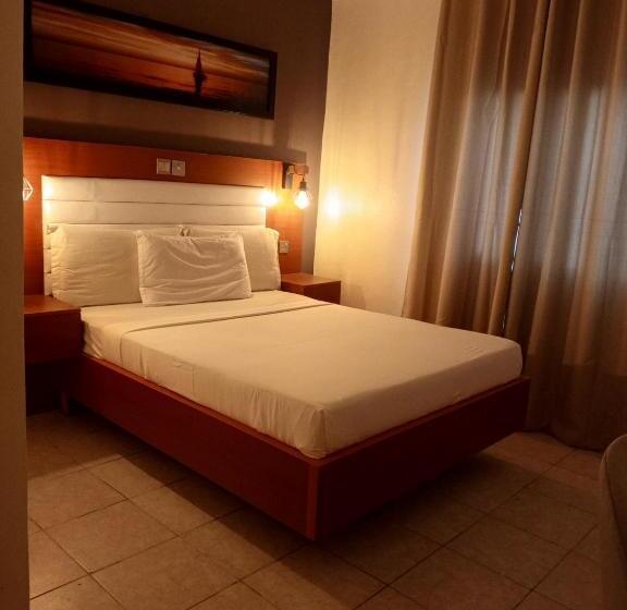 هتل First International Inn Downtown